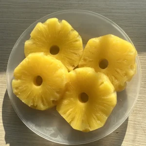 Canned pineapple slice in light syrup